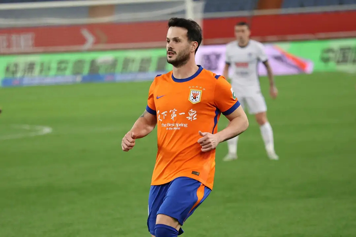 开云体育官网-摆烂养老，泰山队高层怎么想的，瓦科续约并非1+1，而是选择高薪+长约|卡扎伊什维利|山东泰山|大连英博|韩鹏|合同_新浪体育_新浪新闻